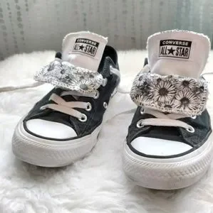 Converse daisy print on sale